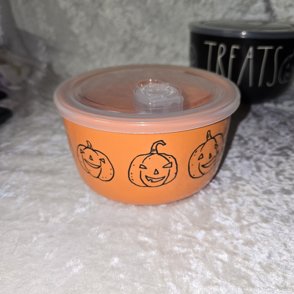 Set Of 2 EUC Set of Rae Dunn Treats round  Ceramic Container With Vented Lids - Picture 5 of 11
